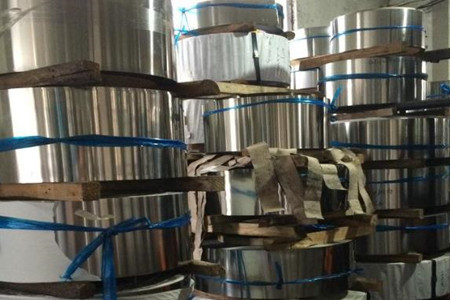 201不銹鋼帶有磁性嗎？磁性與非磁性探討！