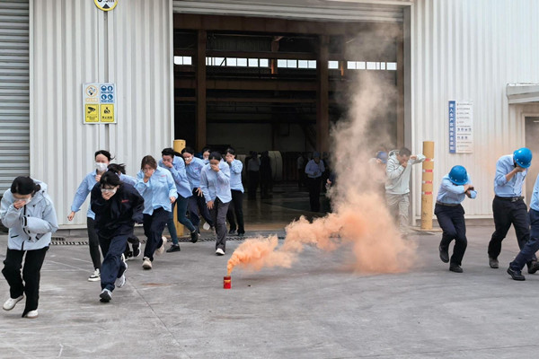 實戰(zhàn)練兵！公司組織員工開展消防實操演練